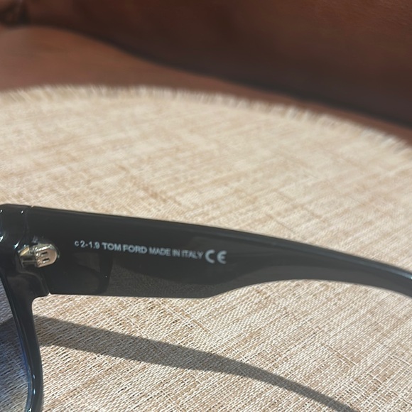 Tom Ford Black Sunglasses Women’s Cat Eye Style - Picture 4 of 13